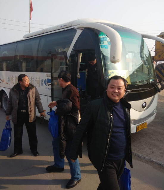 客户参观MK网后抵达河南路友机械