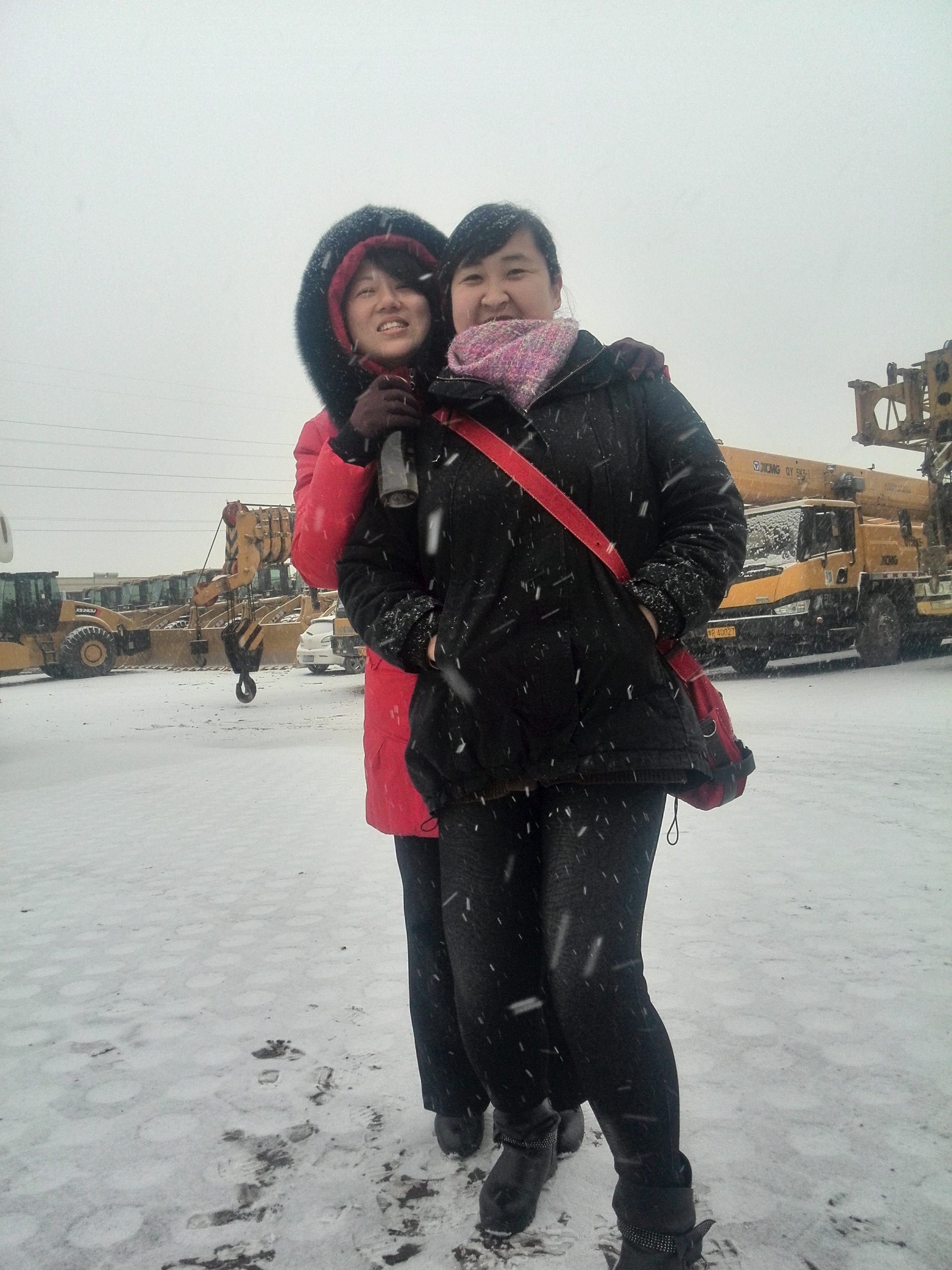 2015年郑州第一场雪,河南路友为确保班车行驶安全,提前一个小时下班! 2015年郑州第一场雪,河南路友为确保班车行驶安全,提前一个小时下班!