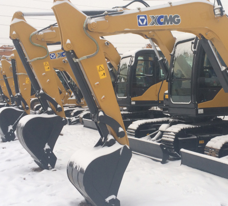 MK网挖掘机雪景图 MK网挖掘机雪景图