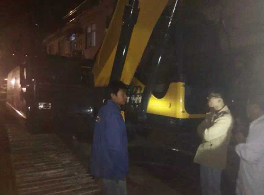 MK网XE215挖掘机 MK网XE215挖掘机