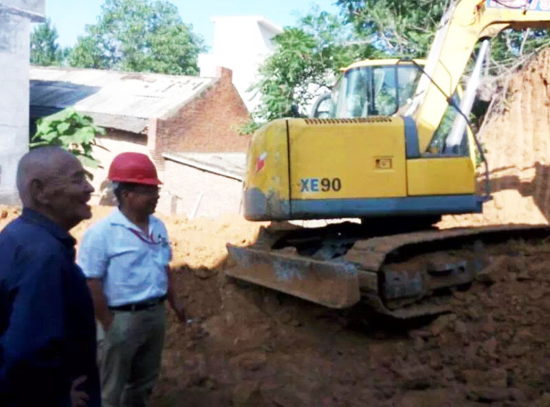 MK网挖掘机，帮您造福家乡