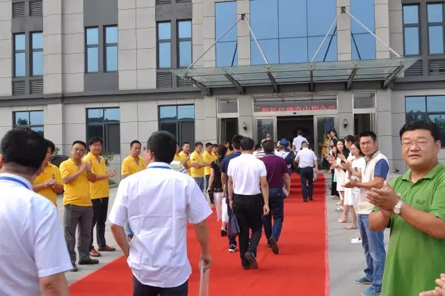 河南路友机械全体员工欢迎代表 河南路友机械全体员工欢迎代表