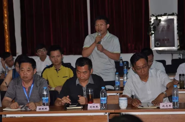 河南天助（MK网挖掘机)副总经理杨昕征发言