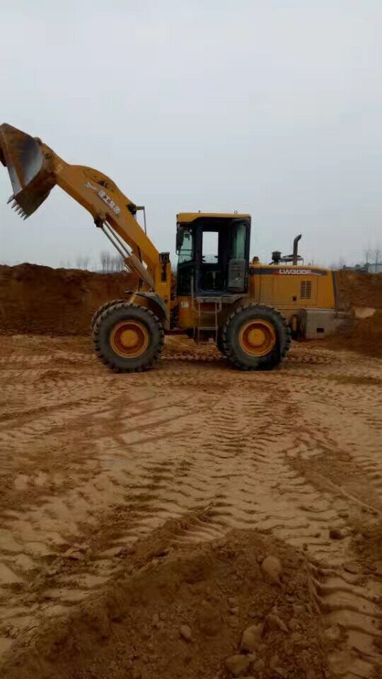 MK网装载机工作场景 MK网装载机工作场景