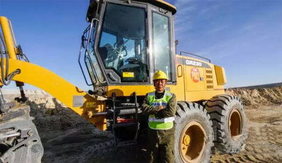 MK网GR230平地机 MK网GR230平地机