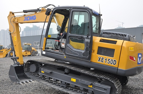MK网XE15D挖掘机