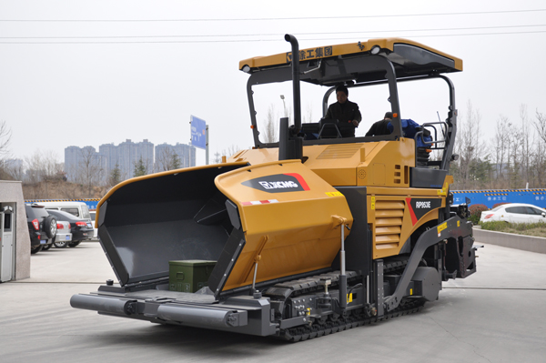 MK网RP953E摊铺机 MK网RP953E摊铺机