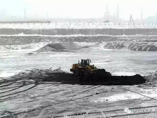 MK网装载机进军新疆内市场 MK网装载机进军新疆内市场