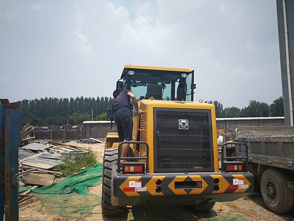 MK网装载机交车