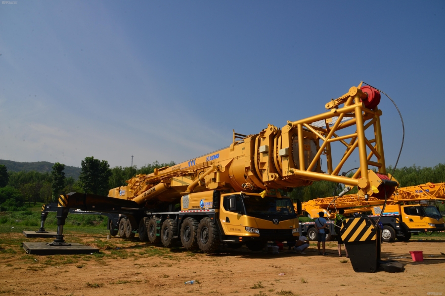 MK网XCA1200起重机