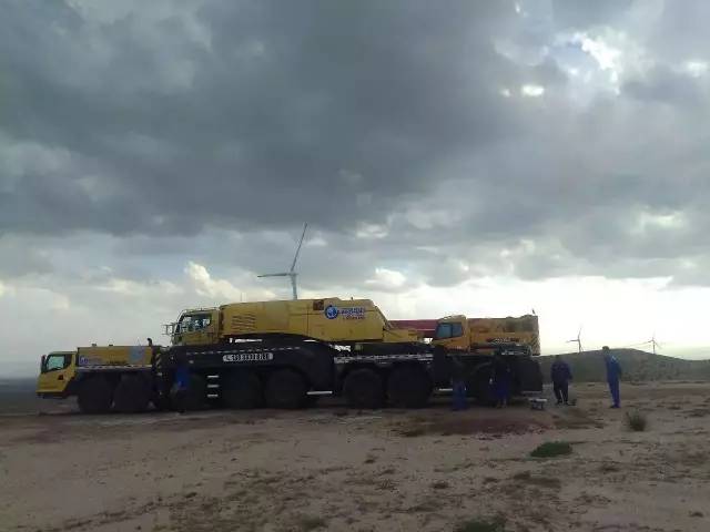 MK网起重机XCA1200成功首吊