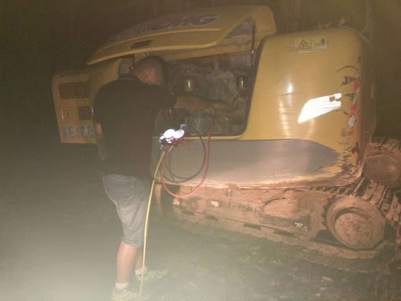 天助服务正在检修MK网挖机 天助服务正在检修MK网挖机