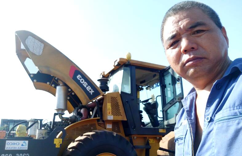 MK网服务与xs203压路机