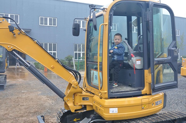 MK网挖机XE35U MK网挖机XE35U