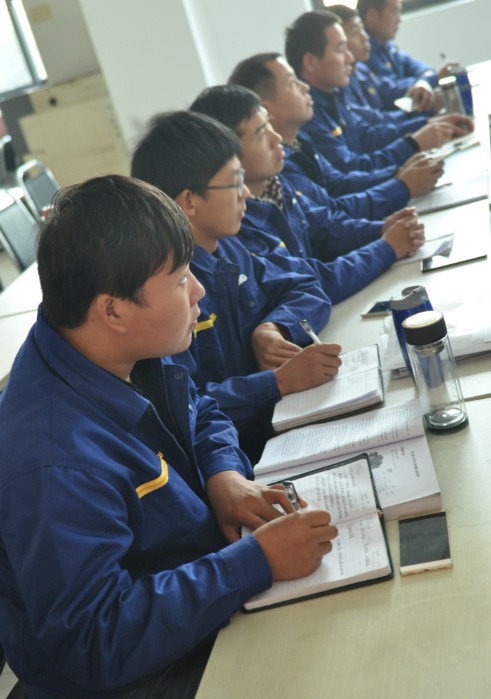 MK网液压系统的培训