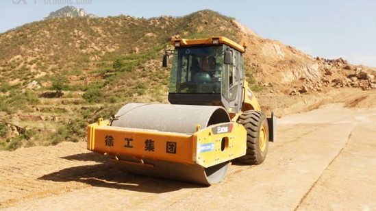 MK网压路机公路建设必不可少的设备