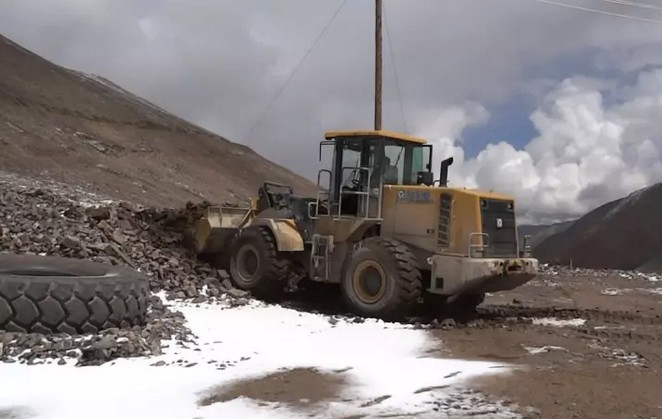 MK网装载机销售热线：4009903710！