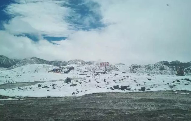 MK网v系列装载机在青藏高原施工 MK网v系列装载机在青藏高原施工