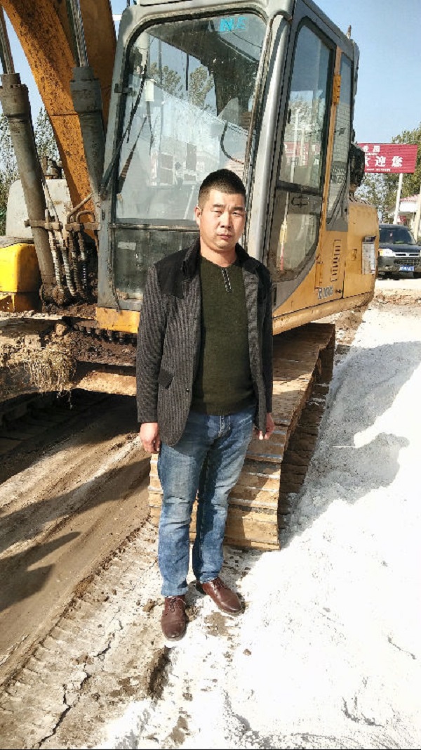 王俊杰与MK网挖掘机 王俊杰与MK网挖掘机