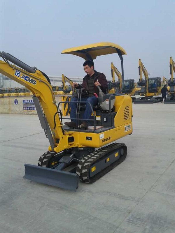 王俊杰与MK网挖机 王俊杰与MK网挖机