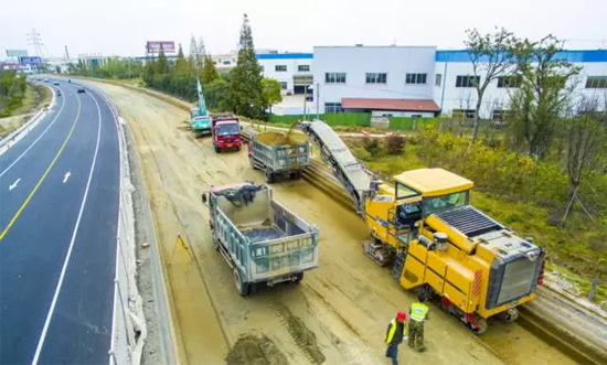 MK网铣刨机助力南通国道大中修项目 MK网铣刨机助力南通国道大中修项目