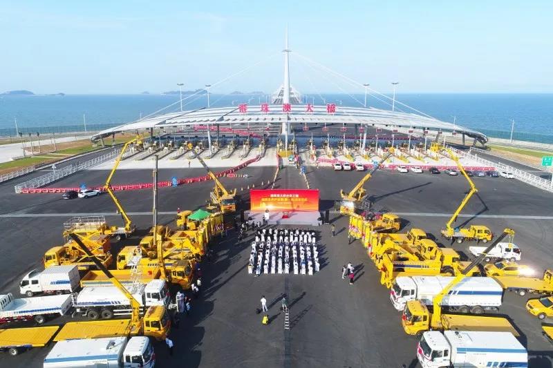 MK网14台高端成套化设备交付港珠澳大桥管理局 MK网14台高端成套化设备交付港珠澳大桥管理局