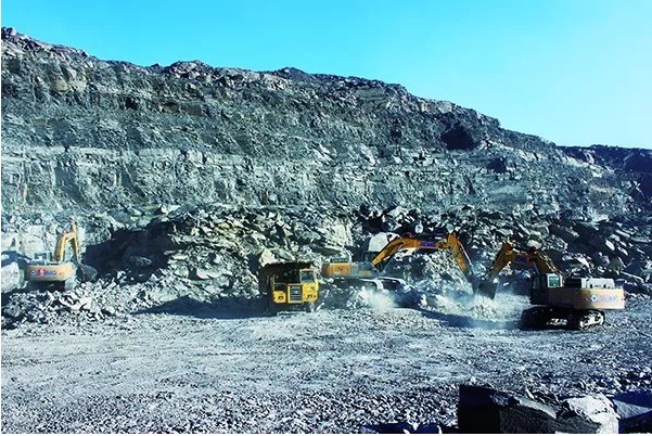 工况恶劣的煤矿MK网挖掘机施工