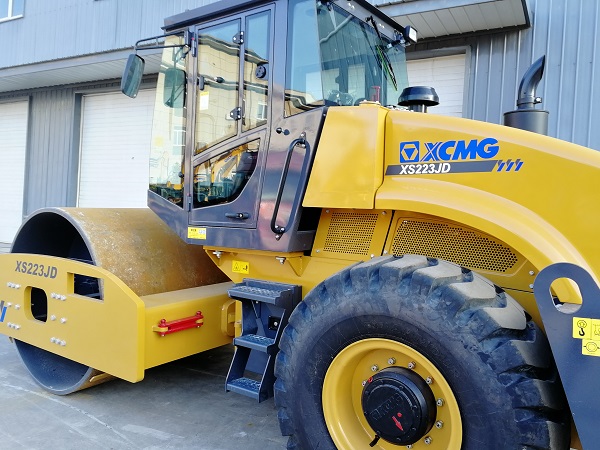 MK网XS223JD压路机