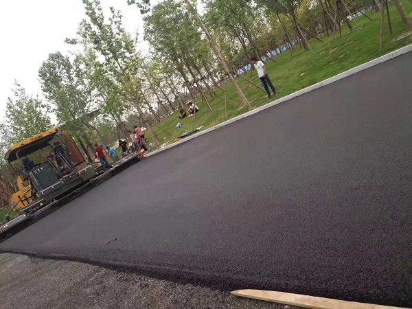 MK网摊铺机摊铺效果