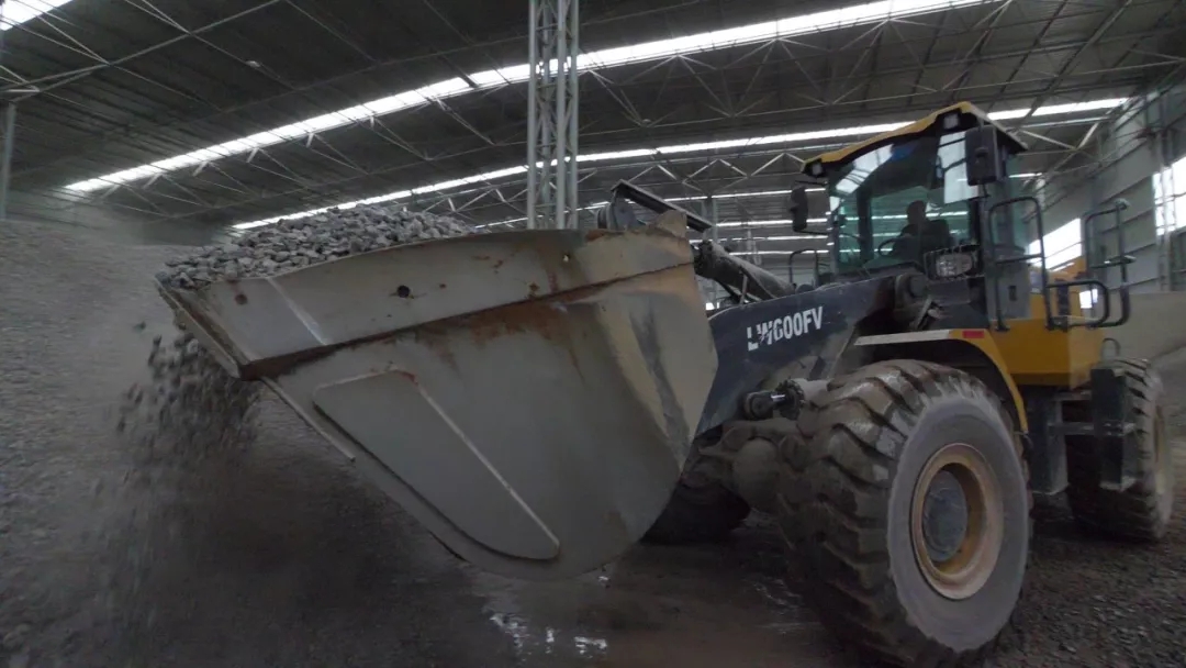 郑州周边客户MK网大吨位装载机使用现场