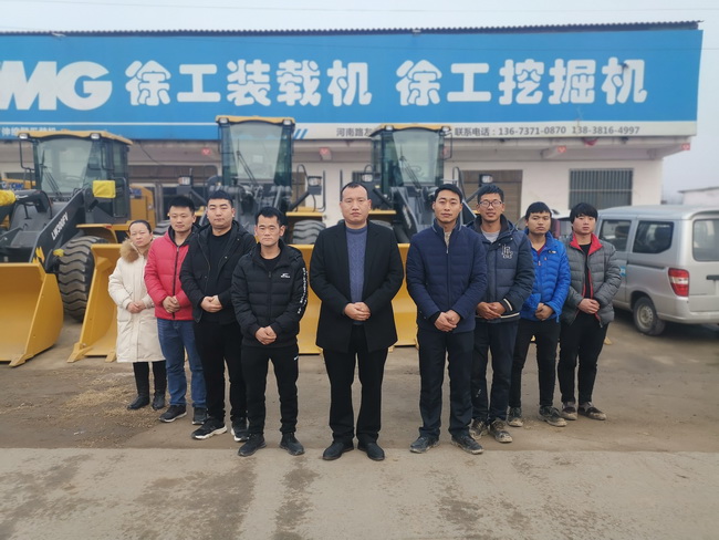 MK网集团周口办事处合影