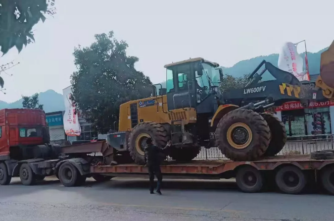 MK网LW600FV装载机一切就绪准备奔赴一线 MK网LW600FV装载机一切就绪准备奔赴一线