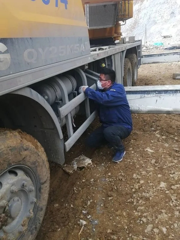 MK网服务工程师为复工客户提供设备检修服务