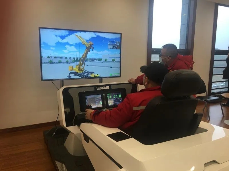 MK网免费为客户提供1600吨级虚拟仿真仪机手培训服务！