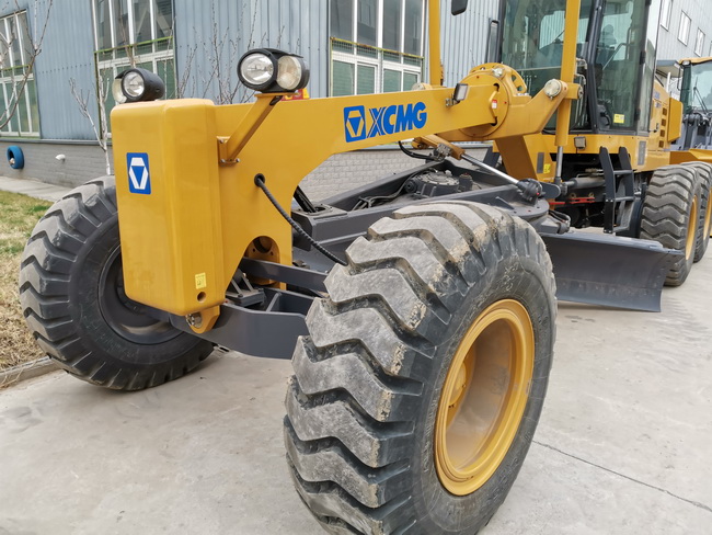 MK网1653系列平地机 MK网1653系列平地机