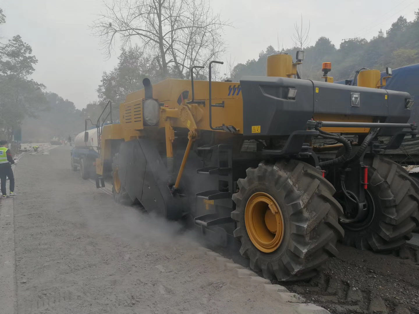 MK网XLZ2103S路面冷再生机 MK网XLZ2103S路面冷再生机