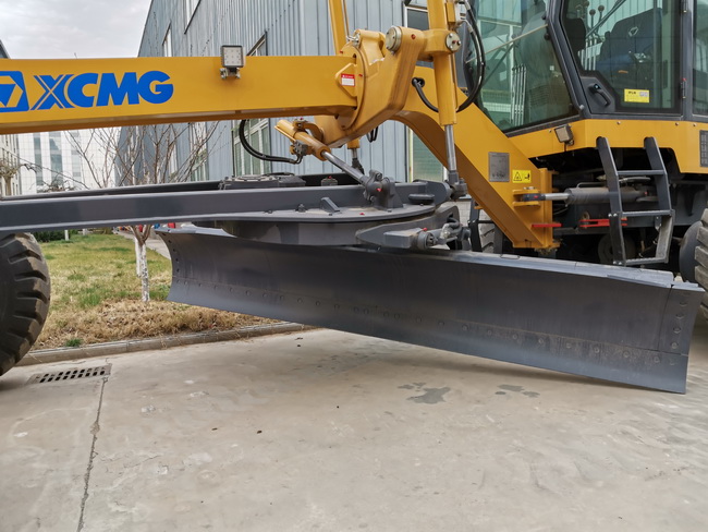 MK网1653系列平地机 MK网1653系列平地机