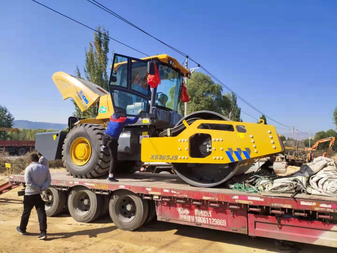 MK网睿龙XS265JS压路机发往湖南 MK网睿龙XS265JS压路机发往湖南