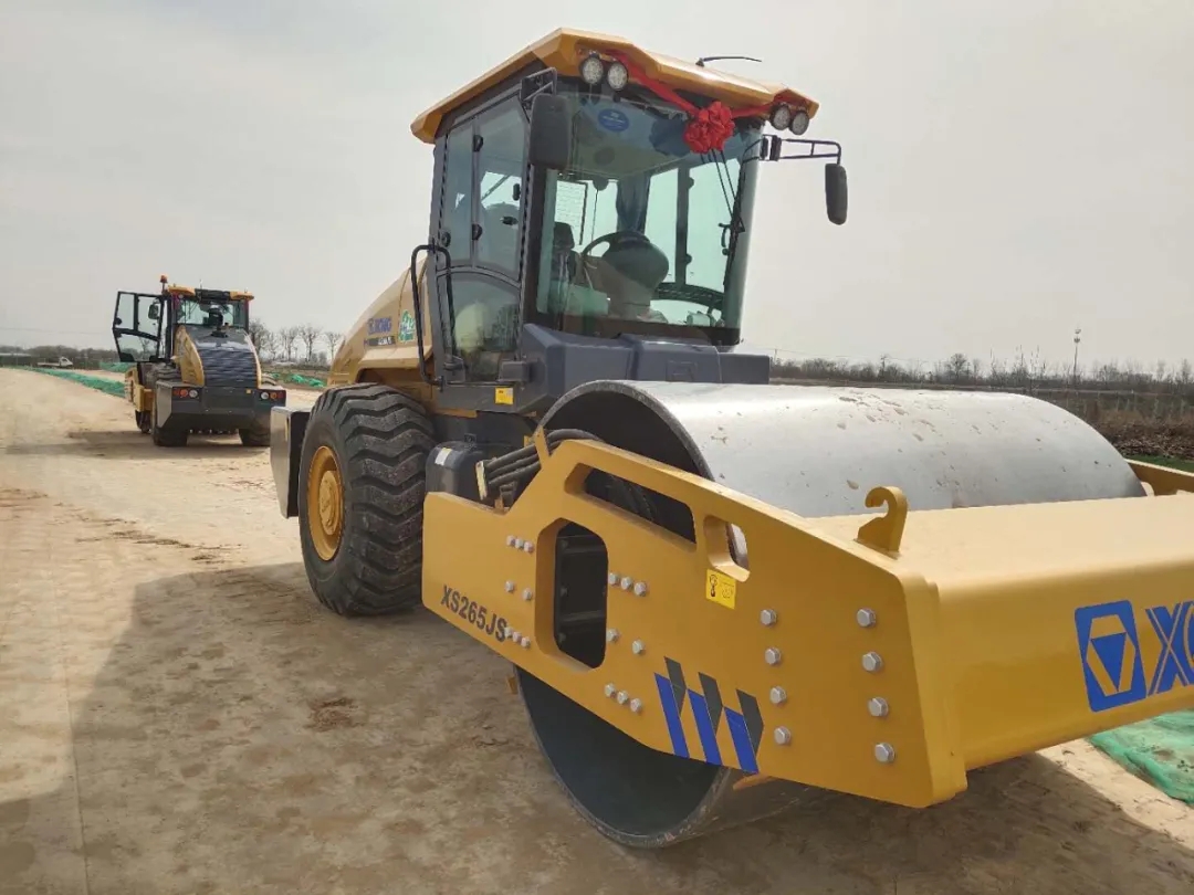 MK网睿龙压路机XS265JS助力甘肃公路建设 MK网睿龙压路机XS265JS助力甘肃公路建设