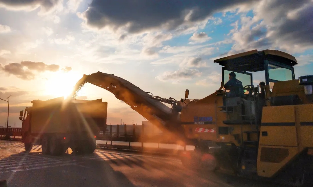 XM200K施工吐乌大高速 XM200K施工吐乌大高速