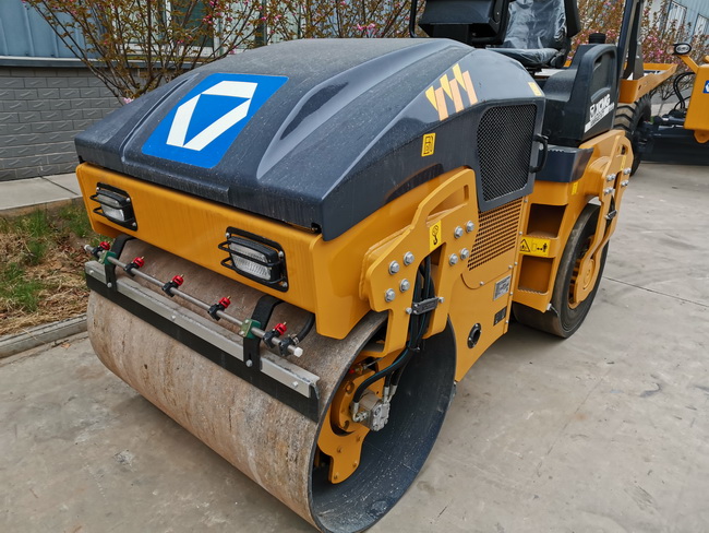 MK网XMR403VT双钢轮压路机 MK网XMR403VT双钢轮压路机