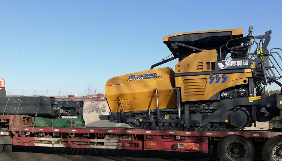 正发往浙江的RP1253T摊铺机 正发往浙江的RP1253T摊铺机