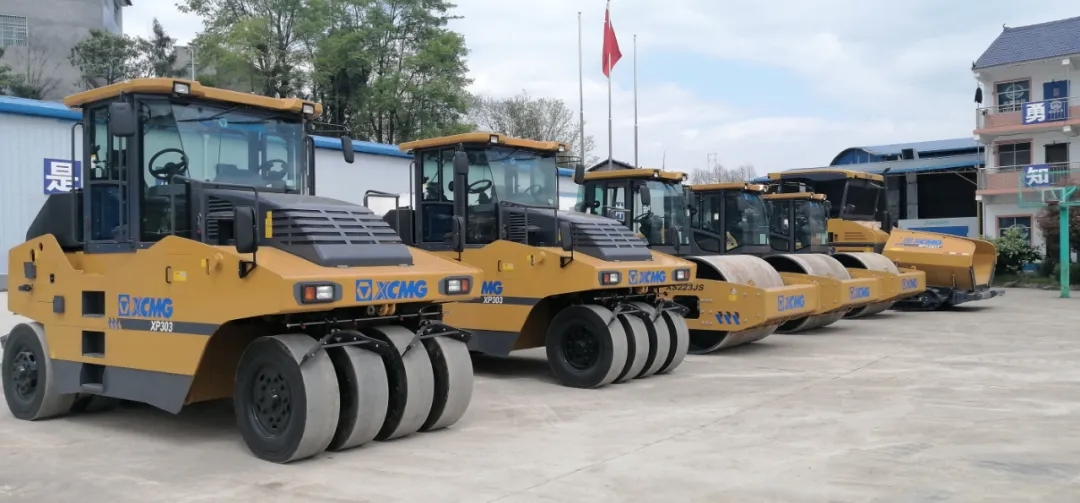 RP1253T摊铺机携手成套道路机械助力贵州高速建设 RP1253T摊铺机携手成套道路机械助力贵州高速建设