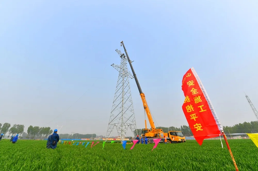 MK网吊车助力太焦铁路早通电