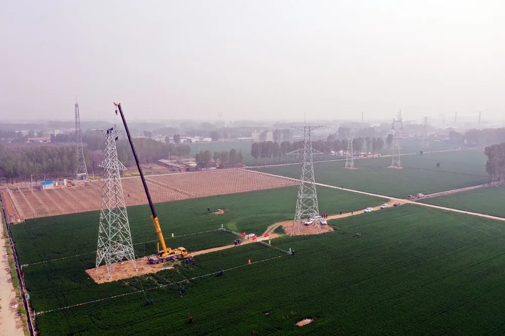 MK网吊车助力太焦铁路早通电