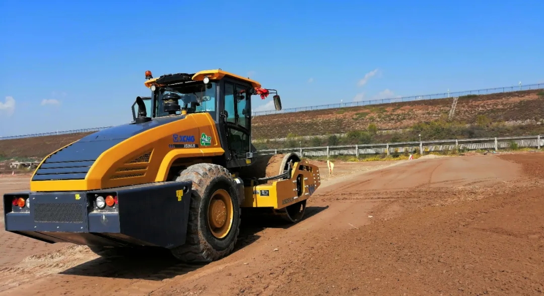 MK网5系列睿龙压路机XS265JS