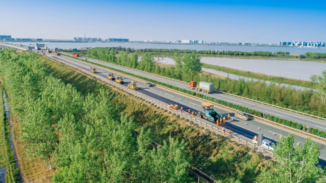 MK网成套化沥青装备助力路面养护大修工程建设