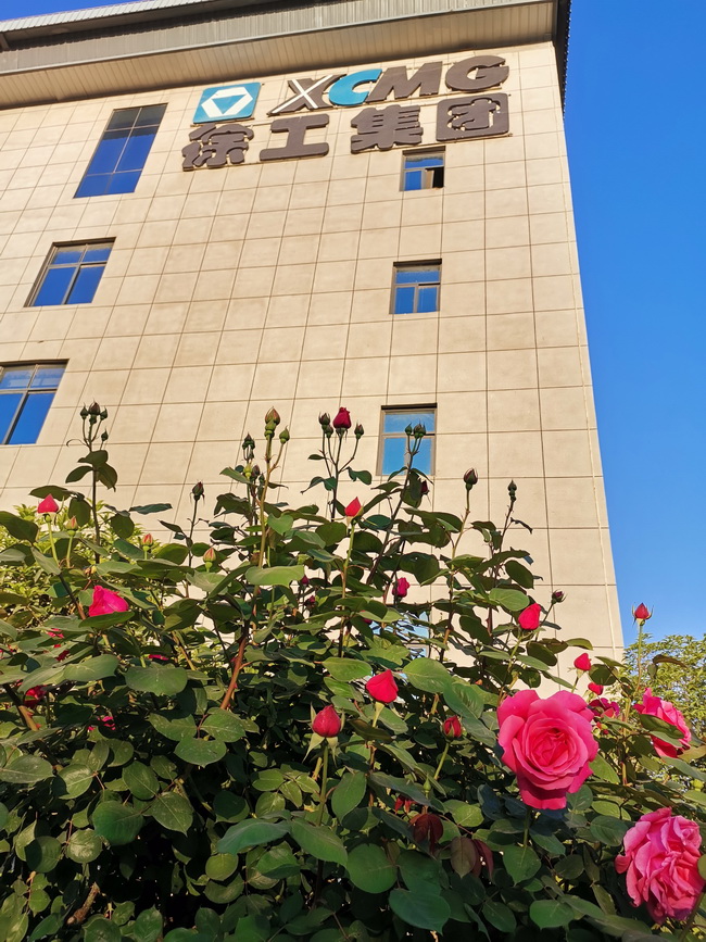 鲜花下的MK网集团