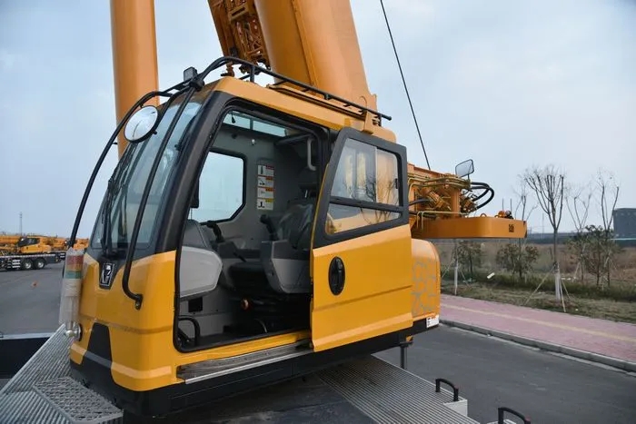 MK网XCT60L6起重机操纵室