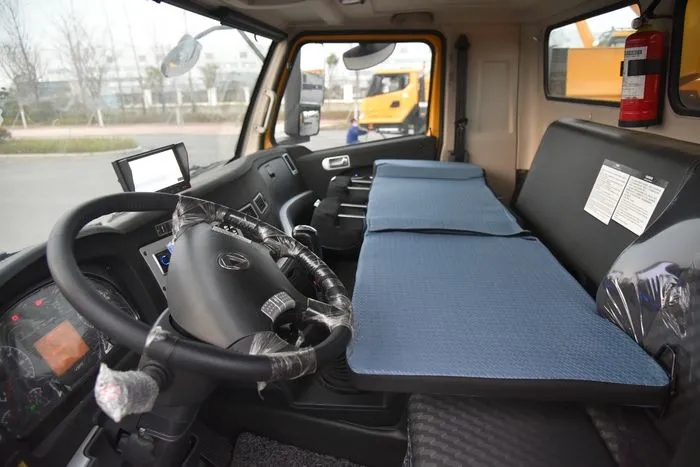 MK网XCT60L6起重机驾驶室